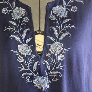 Lands' End Navy Embroidered Women's Dress W/ Pockets.      Size Large